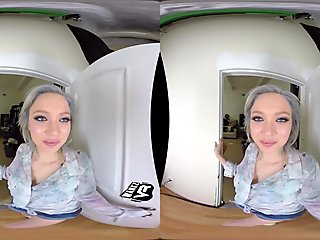 Dakota Skye in Pounding the Painter - WankzVR